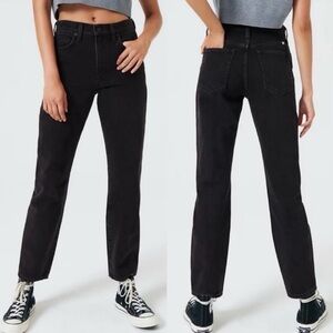 Aritzia Sunday Best Black Straight Leg Women’s Jeans Size 28 perfect for fall